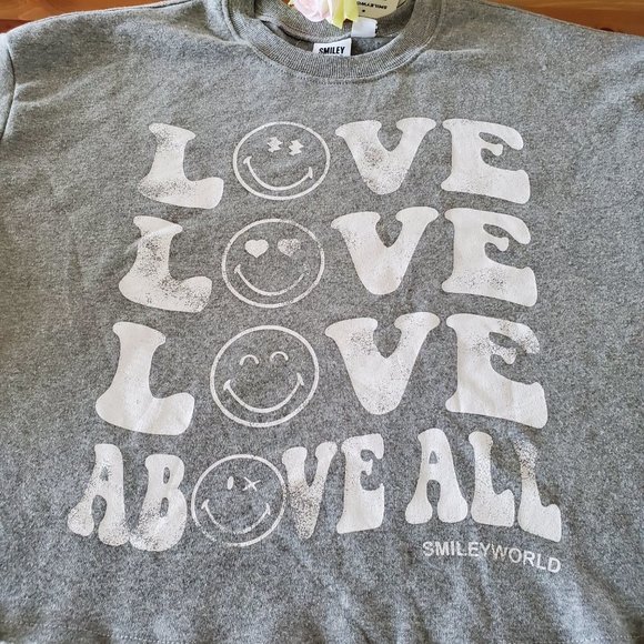 Smiley World- Women's  Love  Above All Graphic Sweatshirt  XS Gray - Picture 4 of 7